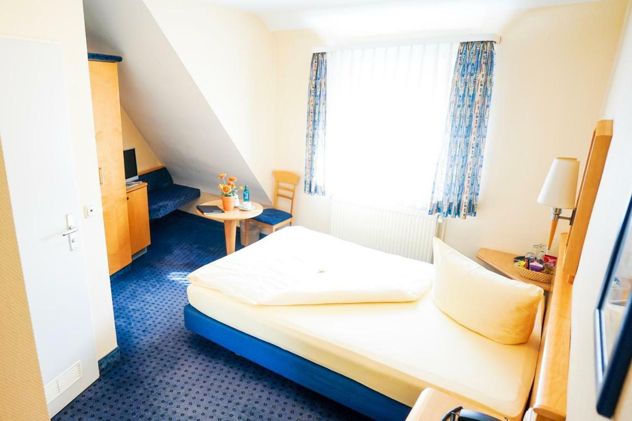 Bed & Breakfast Sauer Garni Neu-Isenburg
